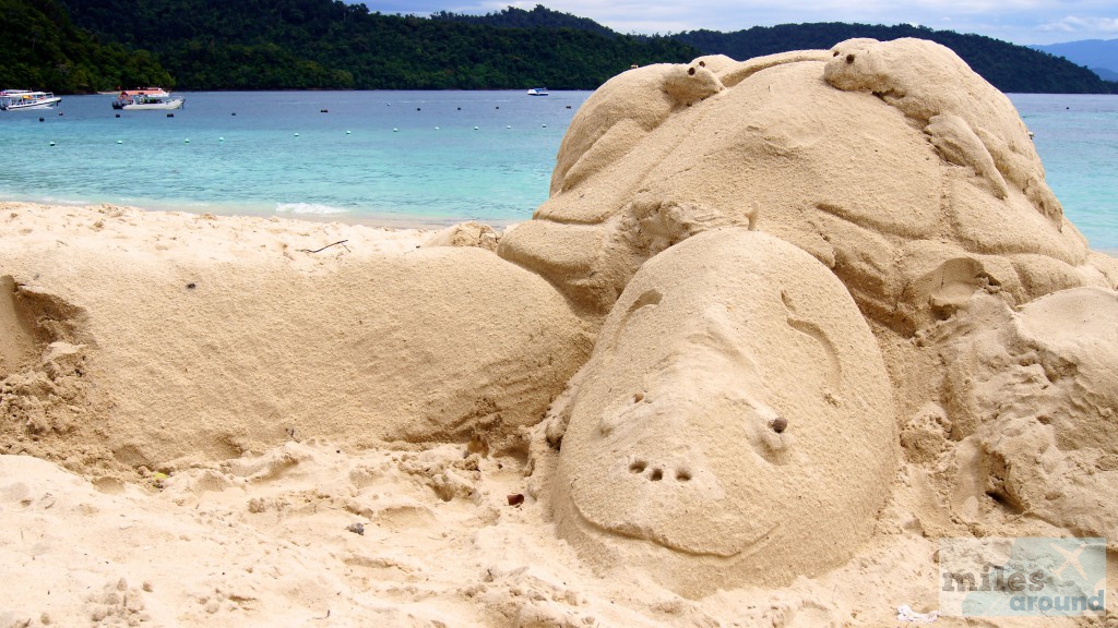 Am Strand von Mamutik