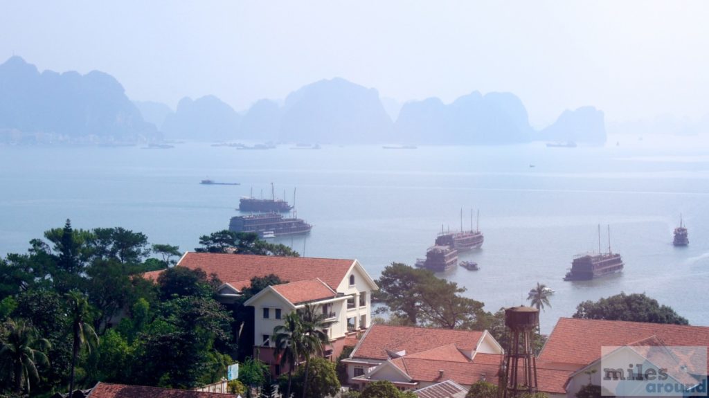 Blick vom Hotelzimmer auf die Halong Bucht