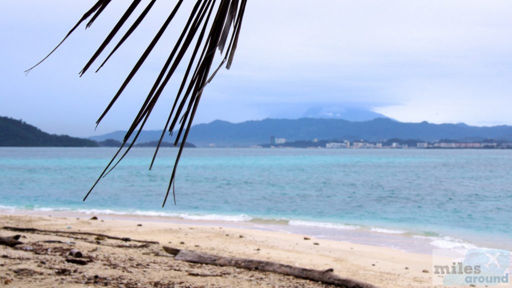 Einsamer Strand auf Manukan