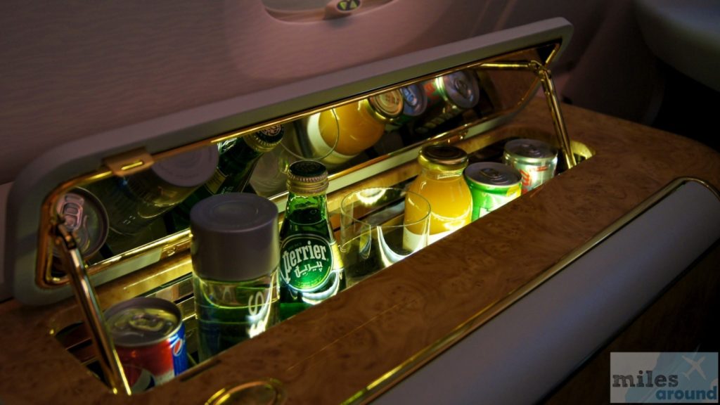 Minibar in der Emirates First Class im Airbus A380