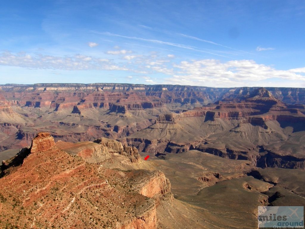 Blick in Tal mit unserem markierten Umkehrpunkt auf dem Kaibab Trail