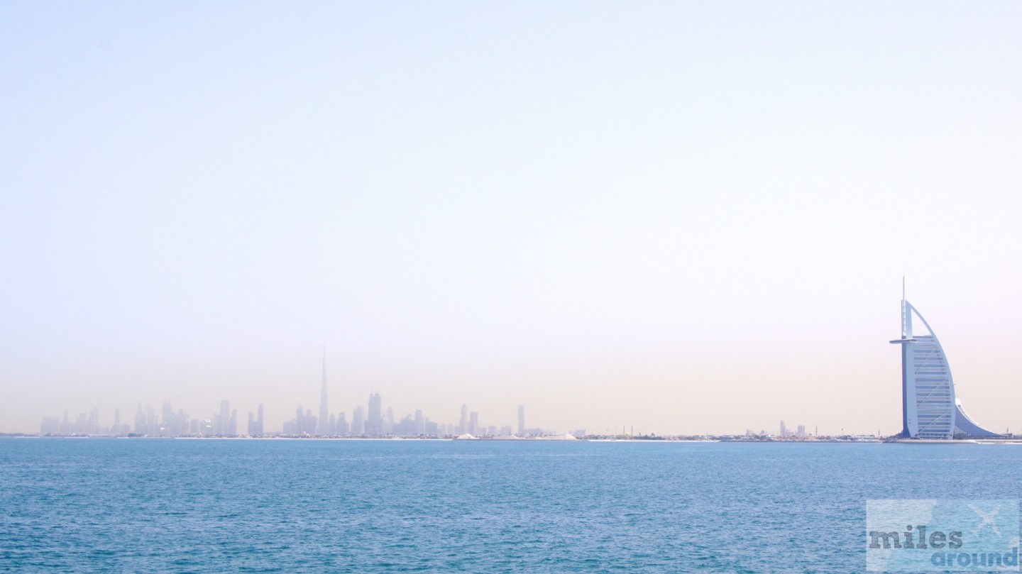 Blick auf Downtown Dubai von der Palm Jumeirah