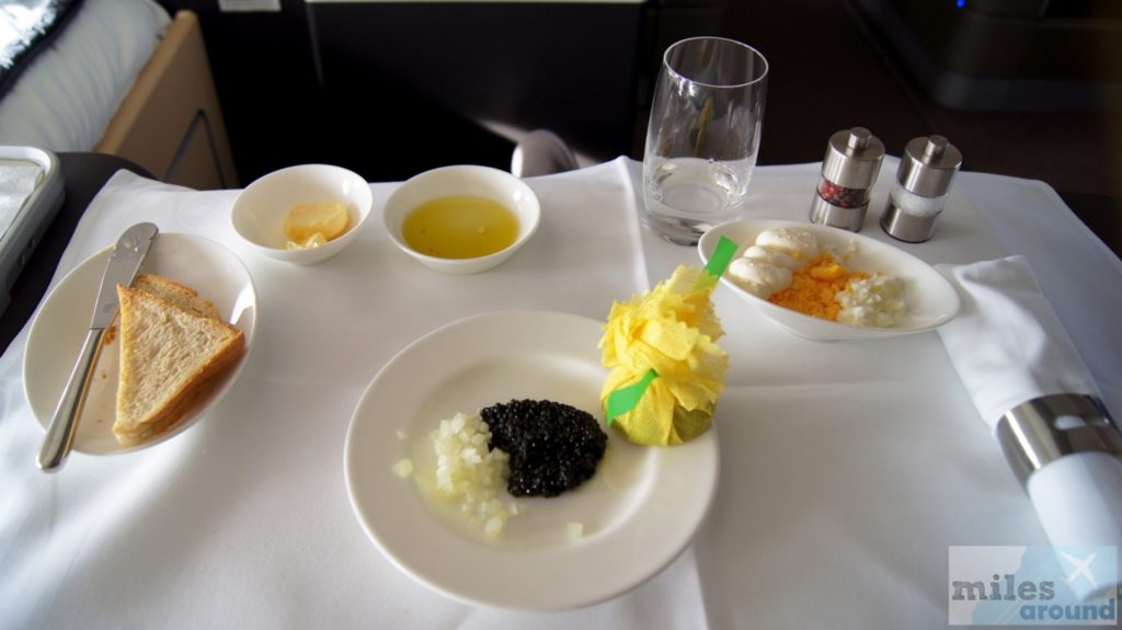 Kaviar Service (Zitrone, Zwiebeln, Ei und einem Beluga Vodka)