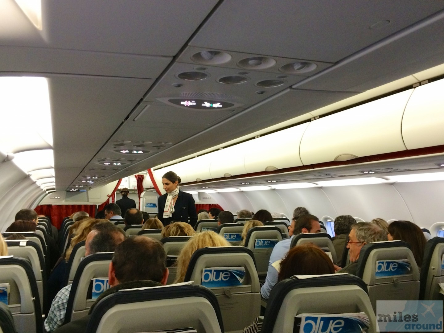 Aegean Airlines Airbus A320-200 Economy Class, Athen nach Rhodos 24 Aegean Airlines Airbus A320-200 - Boarding in Athen