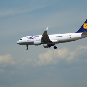 Lufthansa Airbus A320 - MSN 6225 - D-AIUH