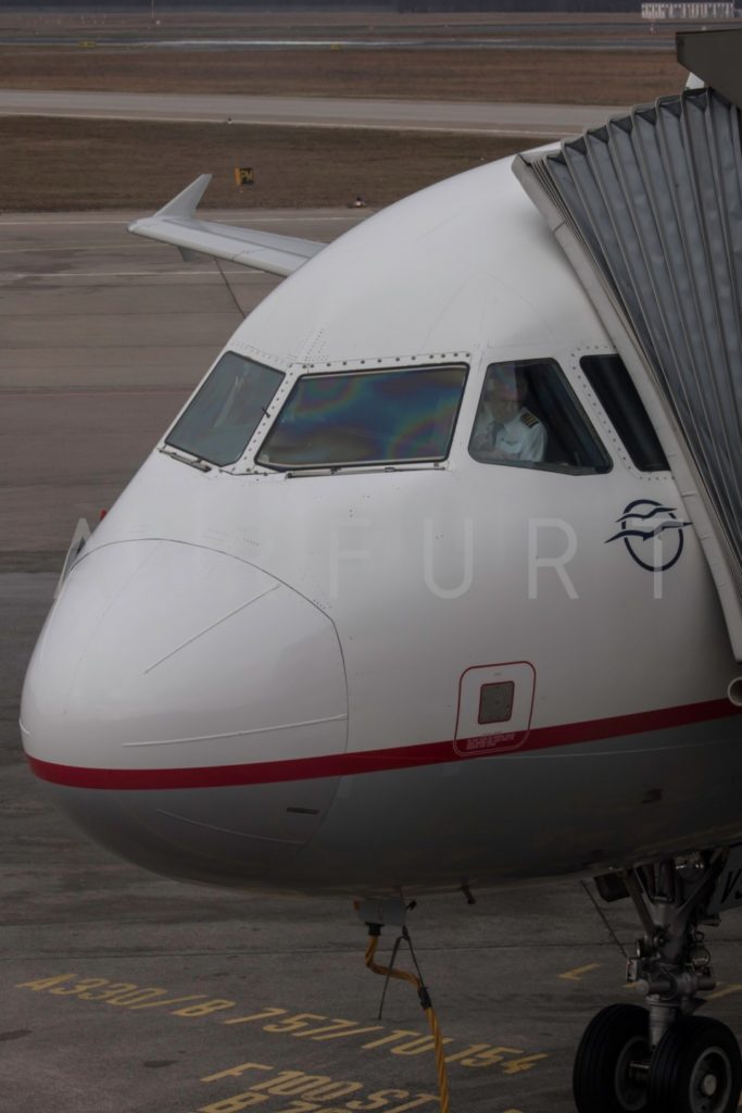 Aegean Airbus A320-200 SX-DVS (by airfurt.net)