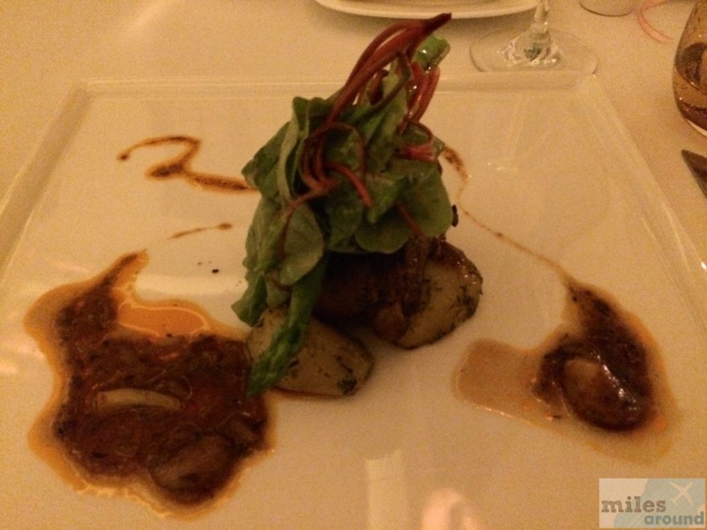 australisches Tenderloin Steak mit Kartoffeln und Spargel