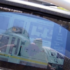 eingebautes Tablet mit GPS am Bycykel