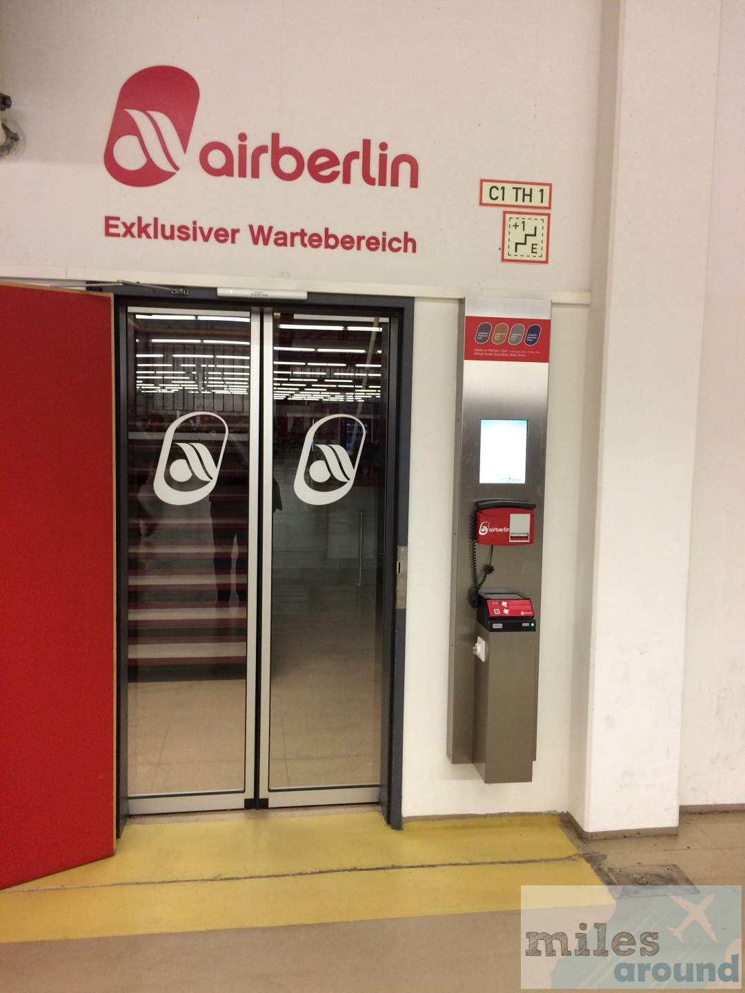 Eingang - airberlin Exklusiver Wartebereich am Flughafen Berlin-Tegel