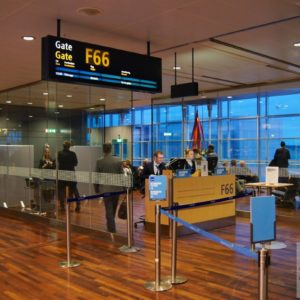 Gate F66 am Flughafen Stockholm