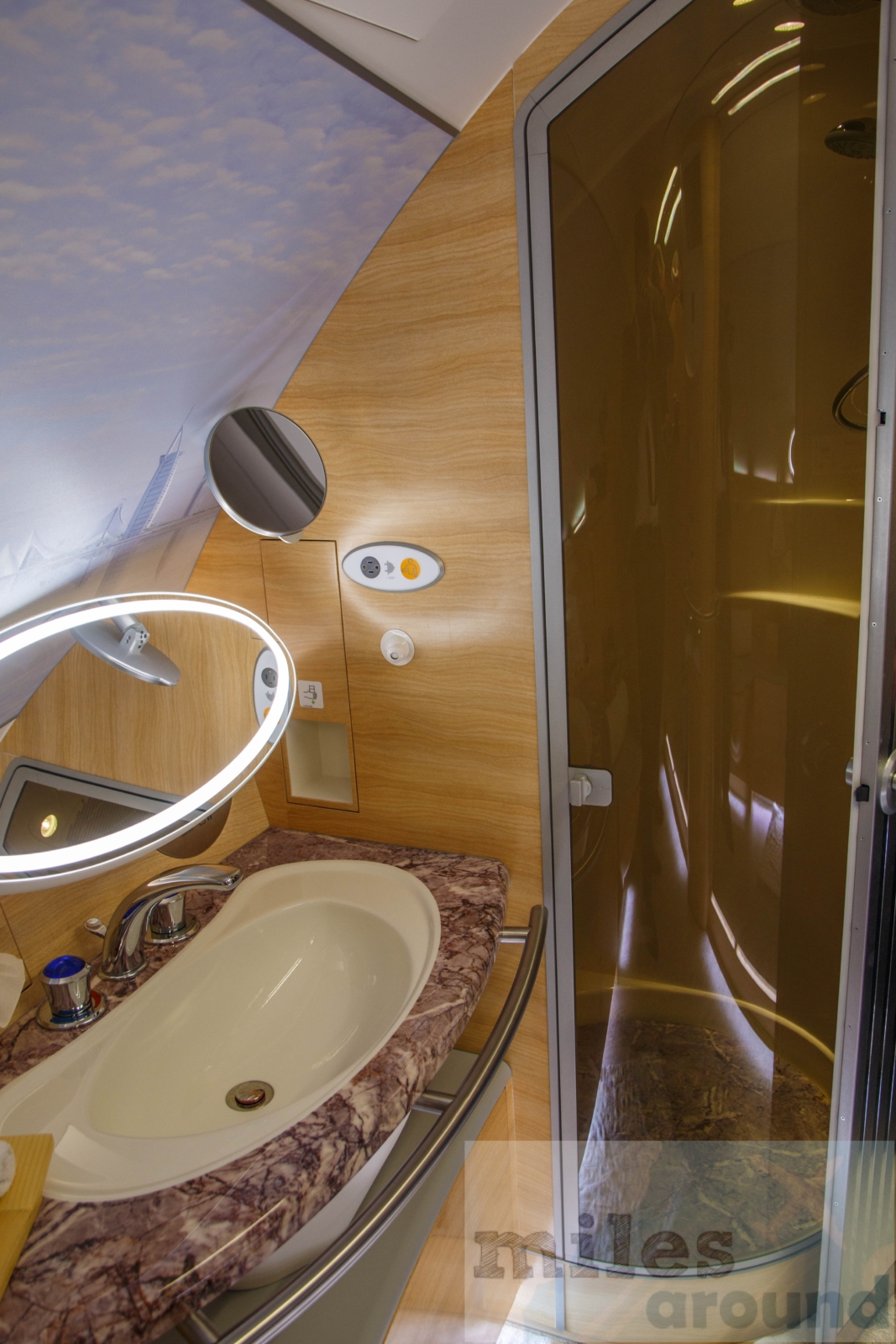 Airline review: Emirates Airbus A380 36 A380 Spa Dusche