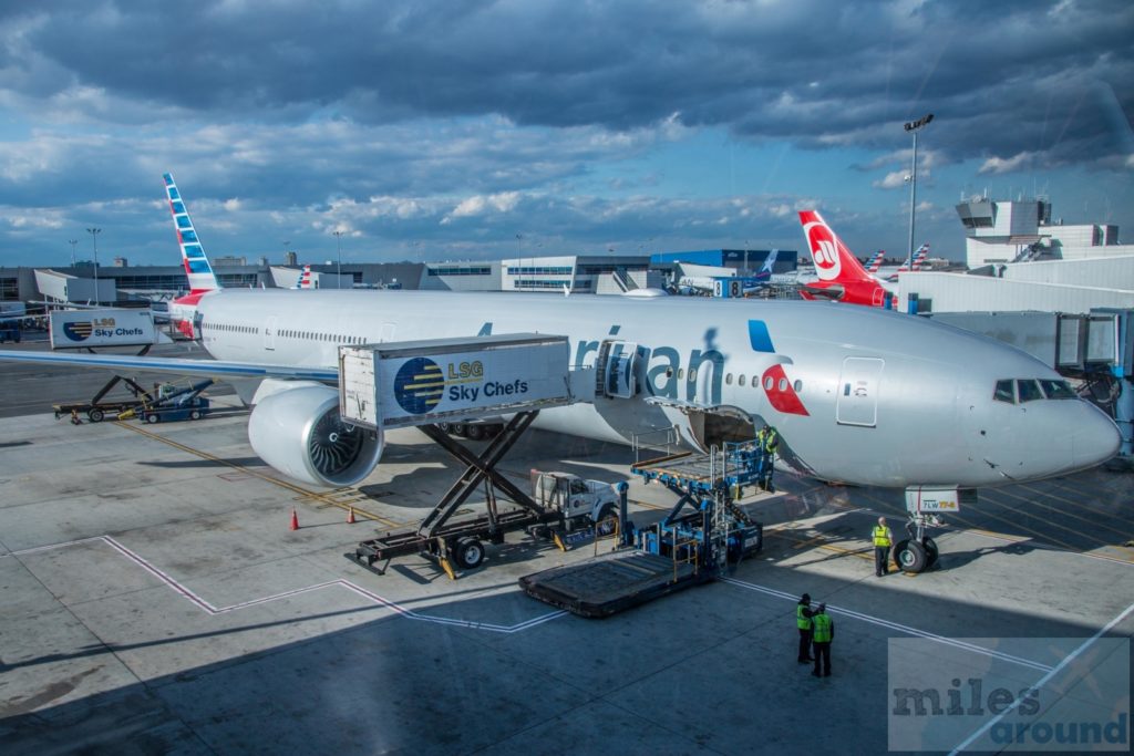 American Airlines Boeing 777-300ER N736AT