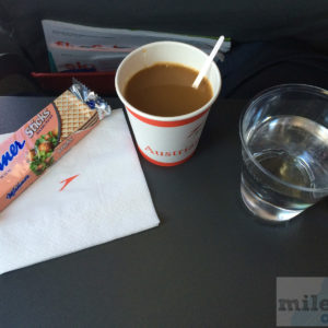 Austrian Airlines Economy Class in der Fokker 100 - Snack