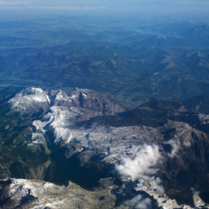 schneebedeckte Gipfel der Alpen