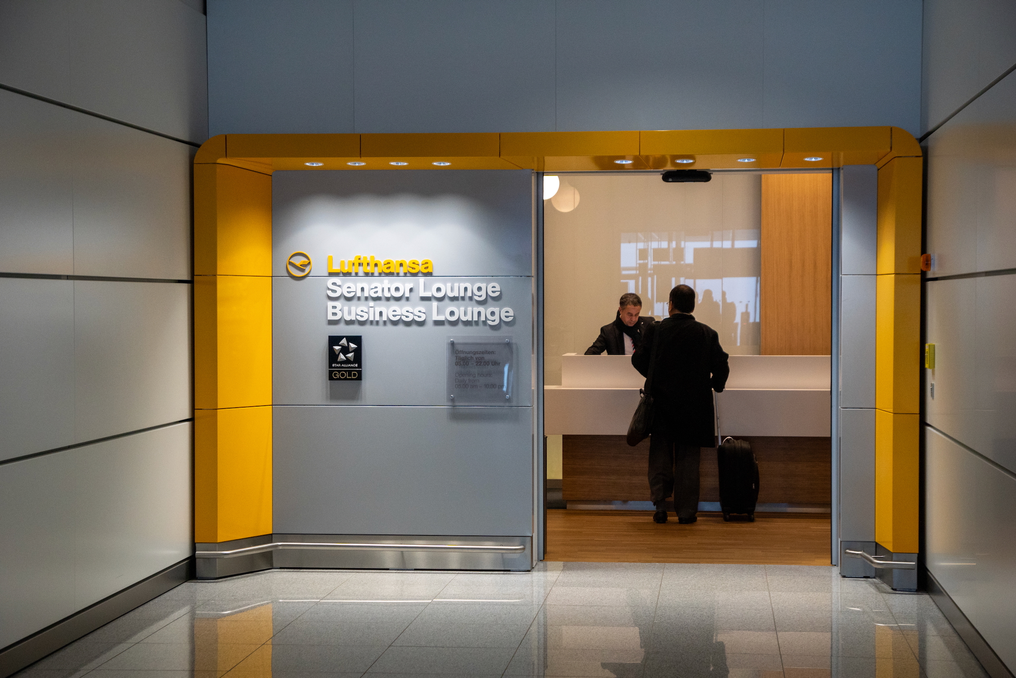 Eingang Lufthansa Lounges - München Satellitenterminal