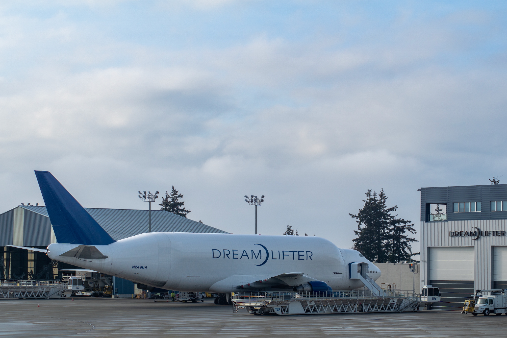 Planespotting am Boeing-Werk in Everett 16 Dreamlifter Boeing 747 - MSN 24309 - N249BA
