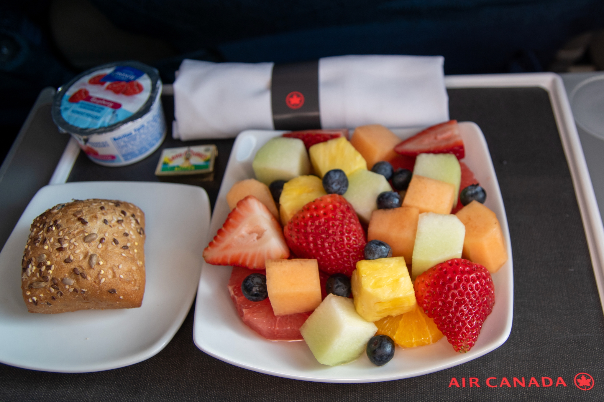 Air Canada Business Class im Embraer ERJ-190 nach Toronto 22 Frühstück in der Air Canada Business Class im Embraer ERJ-190