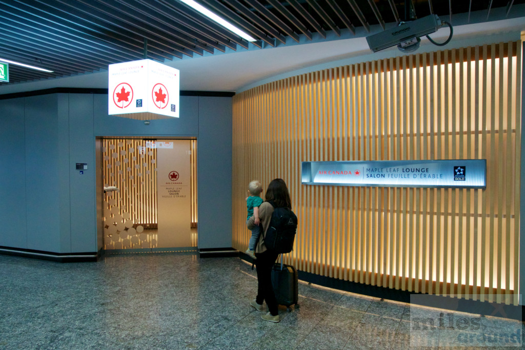 Eingang zur Air Canada Maple Leaf Lounge Frankfurt