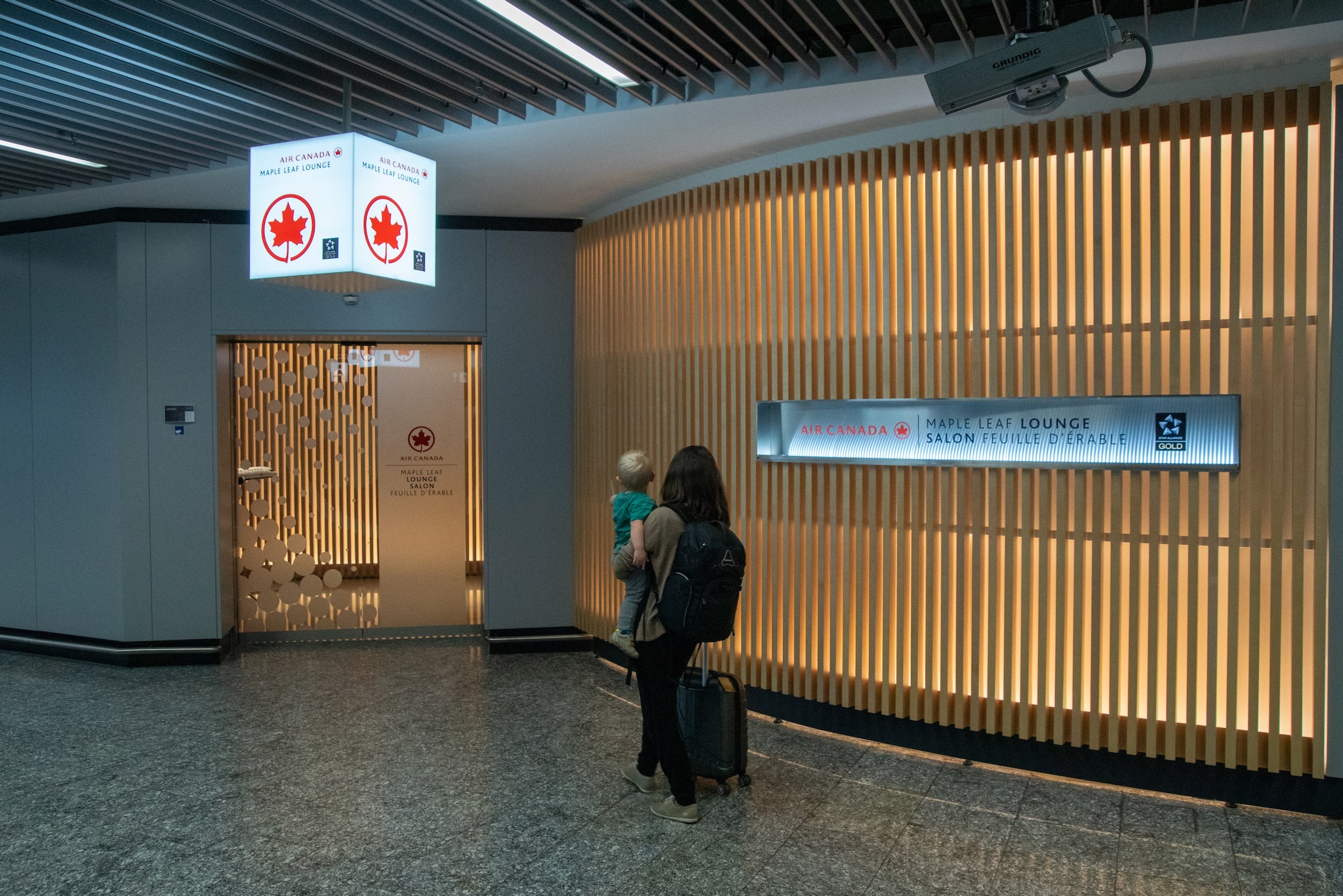 Eingang zur Air Canada Maple Leaf Lounge Frankfurt