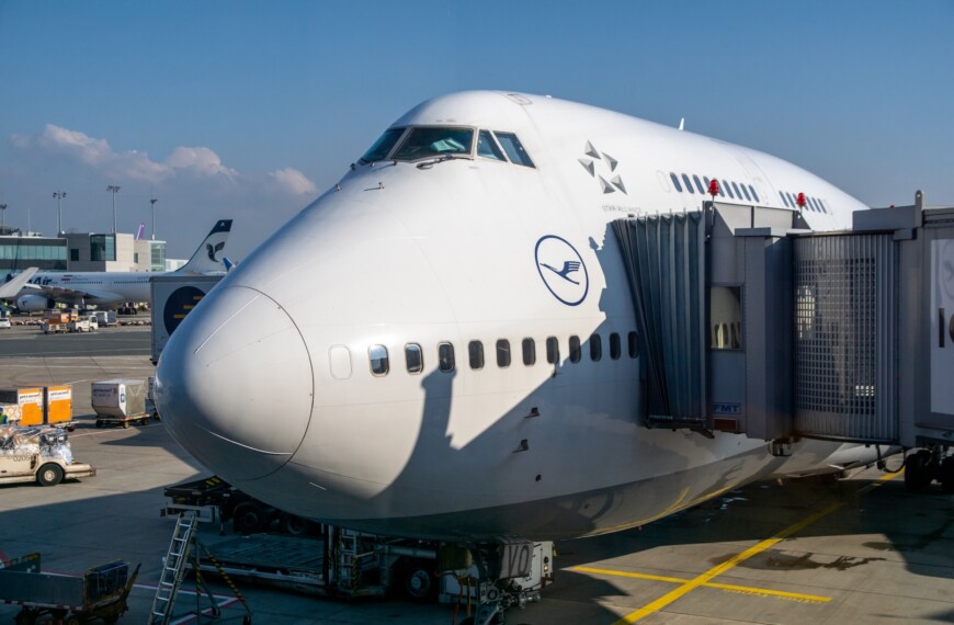 Unser Team 17 Lufthansa Economy Class in der Boeing 747-400