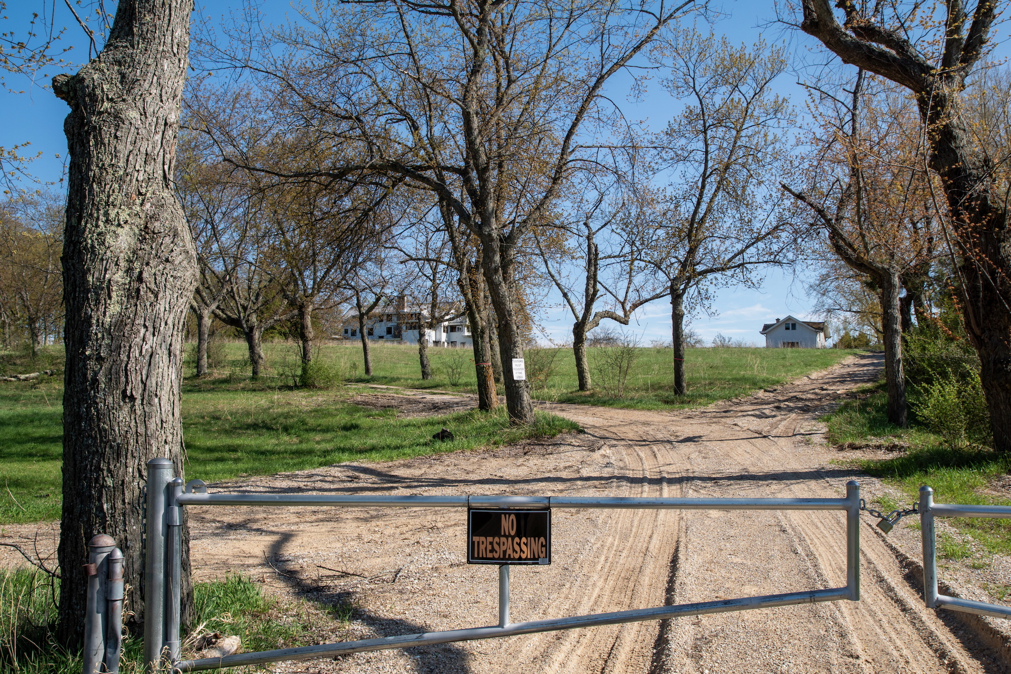 Hauptzufahrt zum Camp Maplehurst