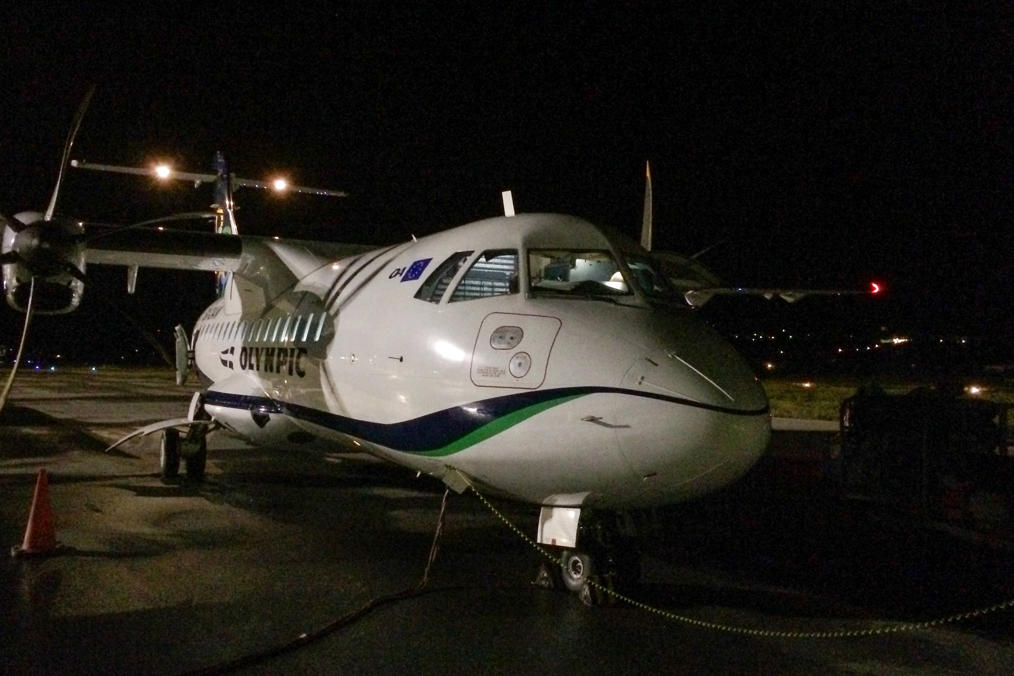Olympic Air ATR 42/72 - MSN 1011 - SX-OAW am Flughafen Chios