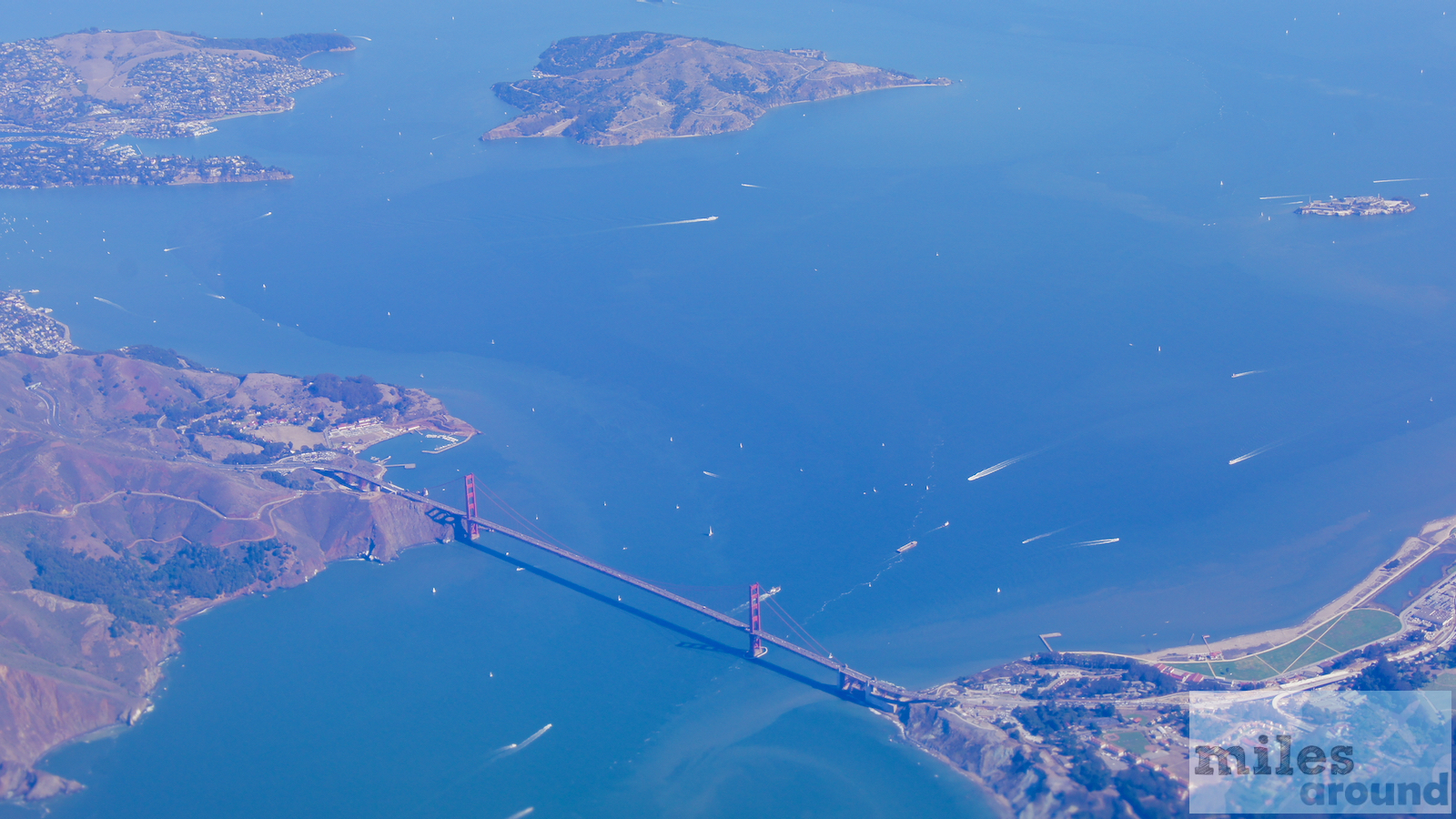 Anflug über die Golden Gate Bridge nach San Francisco