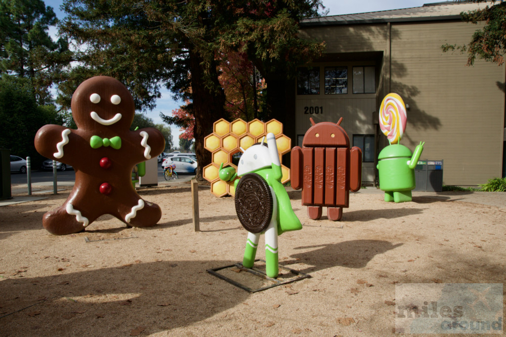 Google Android Lawn Statues