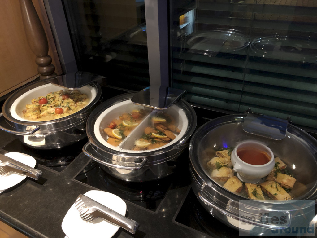 Hilton Budapest City 49 Warme Speisen zur Happy Hour im Hilton Budapest City