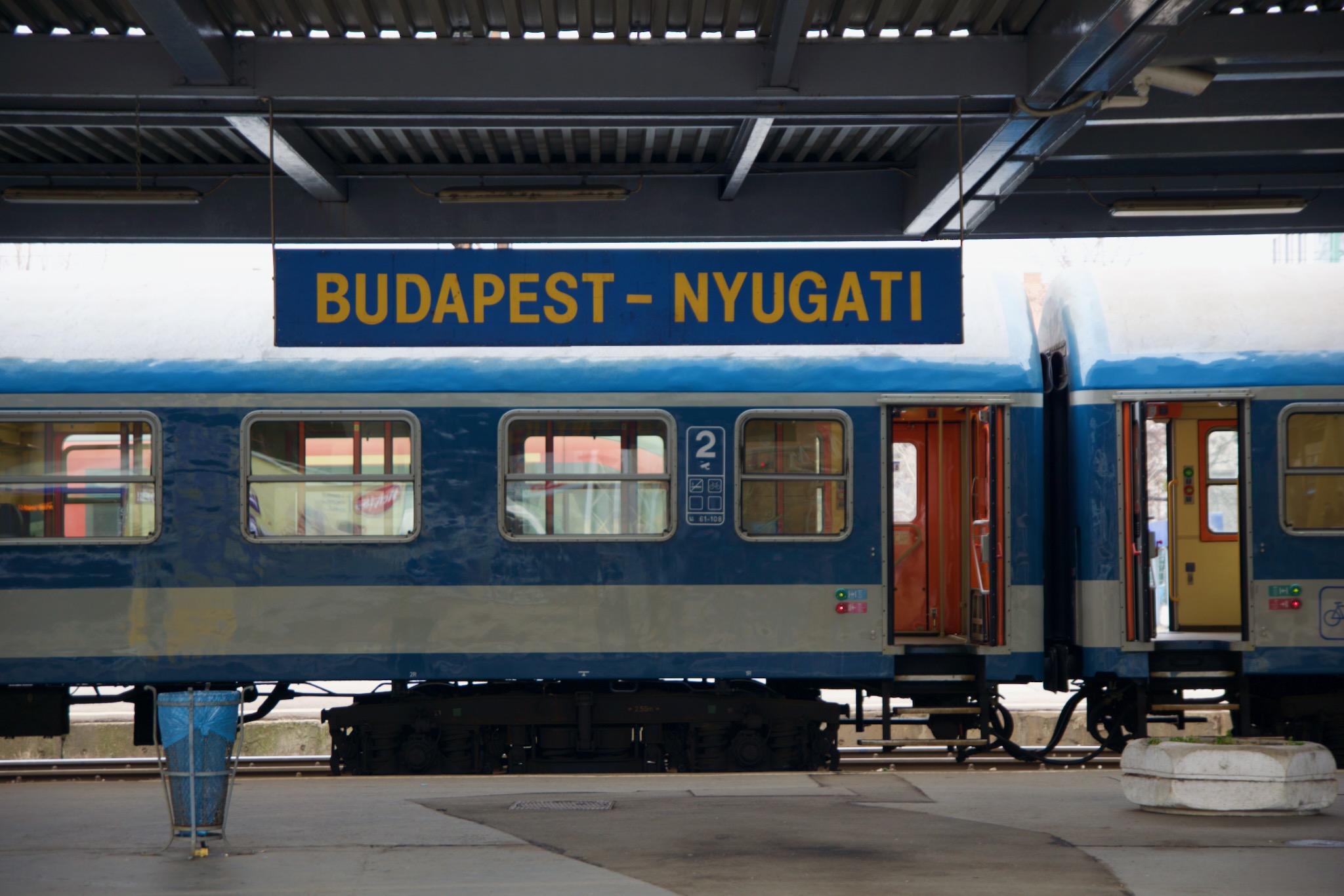 Zug am Budapest-Nyugati
