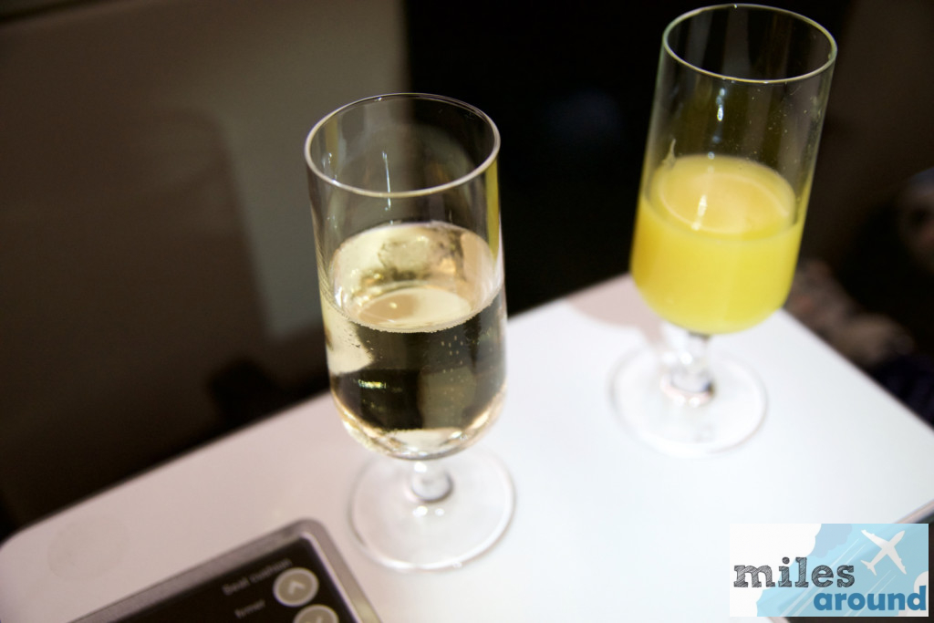 SWISS Business Class in der Airbus A330-300 nach Zürich 25 Begrüßungsgetränk in der SWISS Business Class