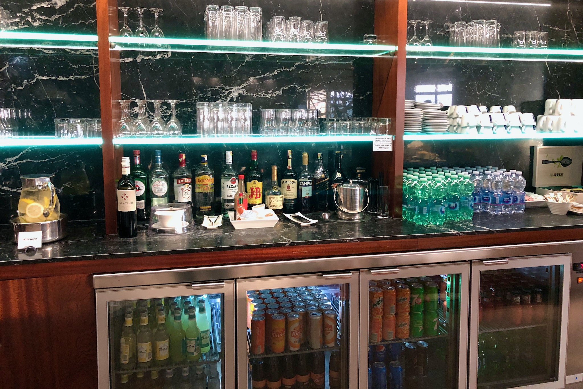 Getränkeangebot in der La Valette Club Lounge Malta