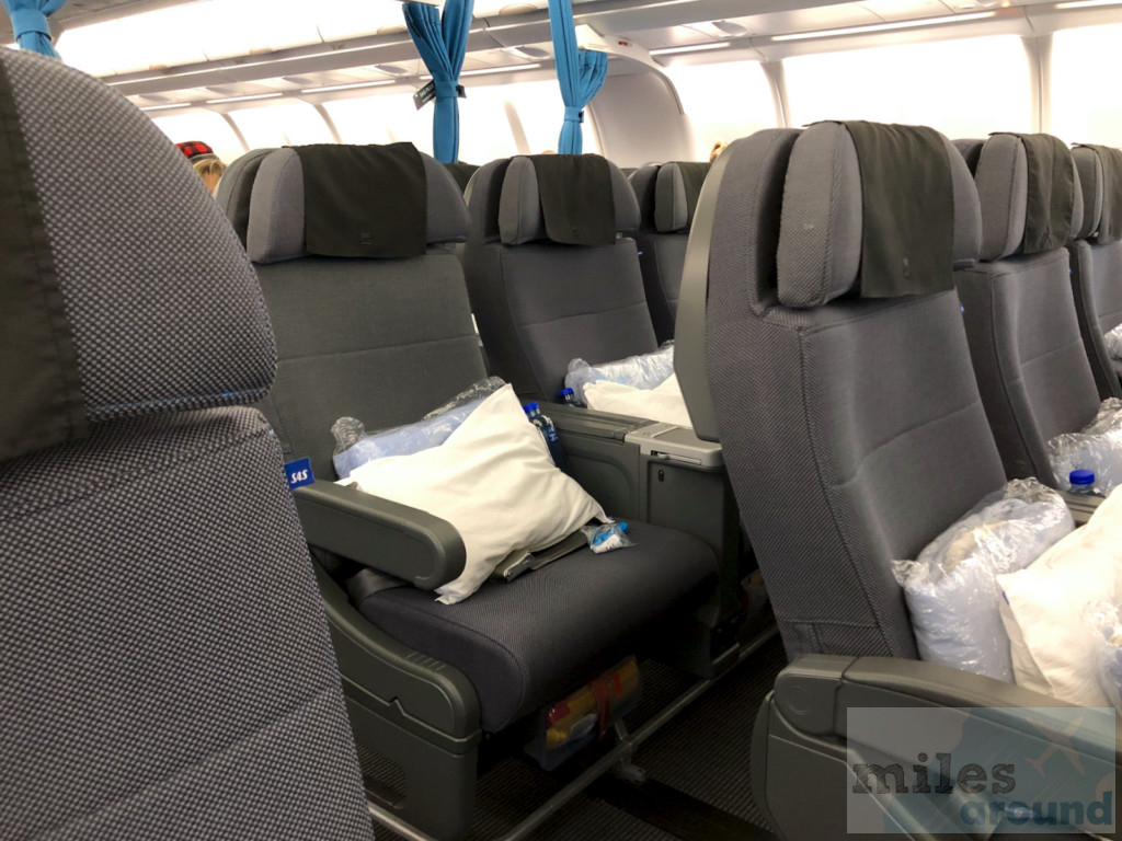 SAS Plus in der Airbus A330-300 nach Los Angeles 19 Blick aus der SAS Plus in die Economy Class