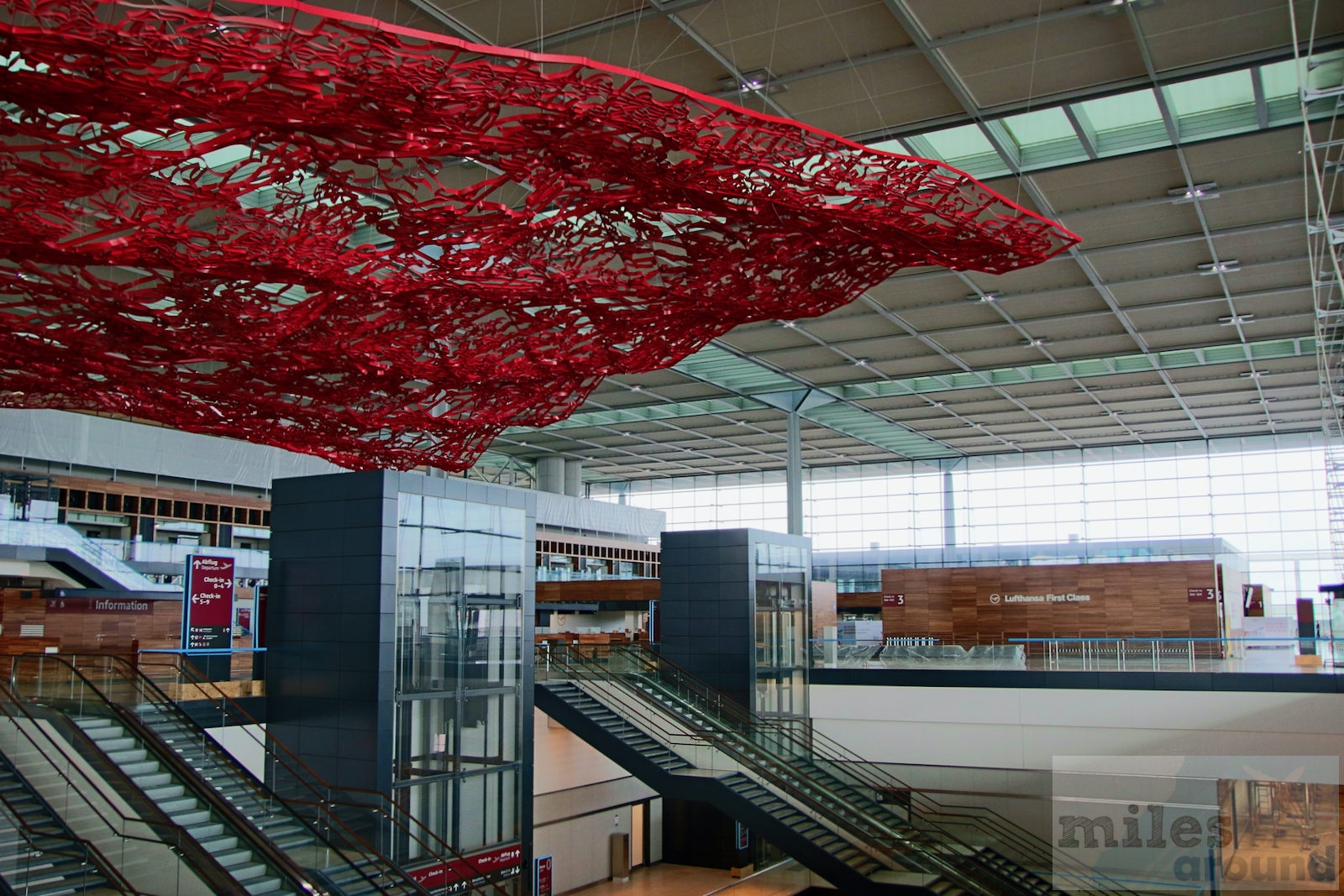 Check-in-Halle des Flughafens BER (Archivbild während der Bauphase)