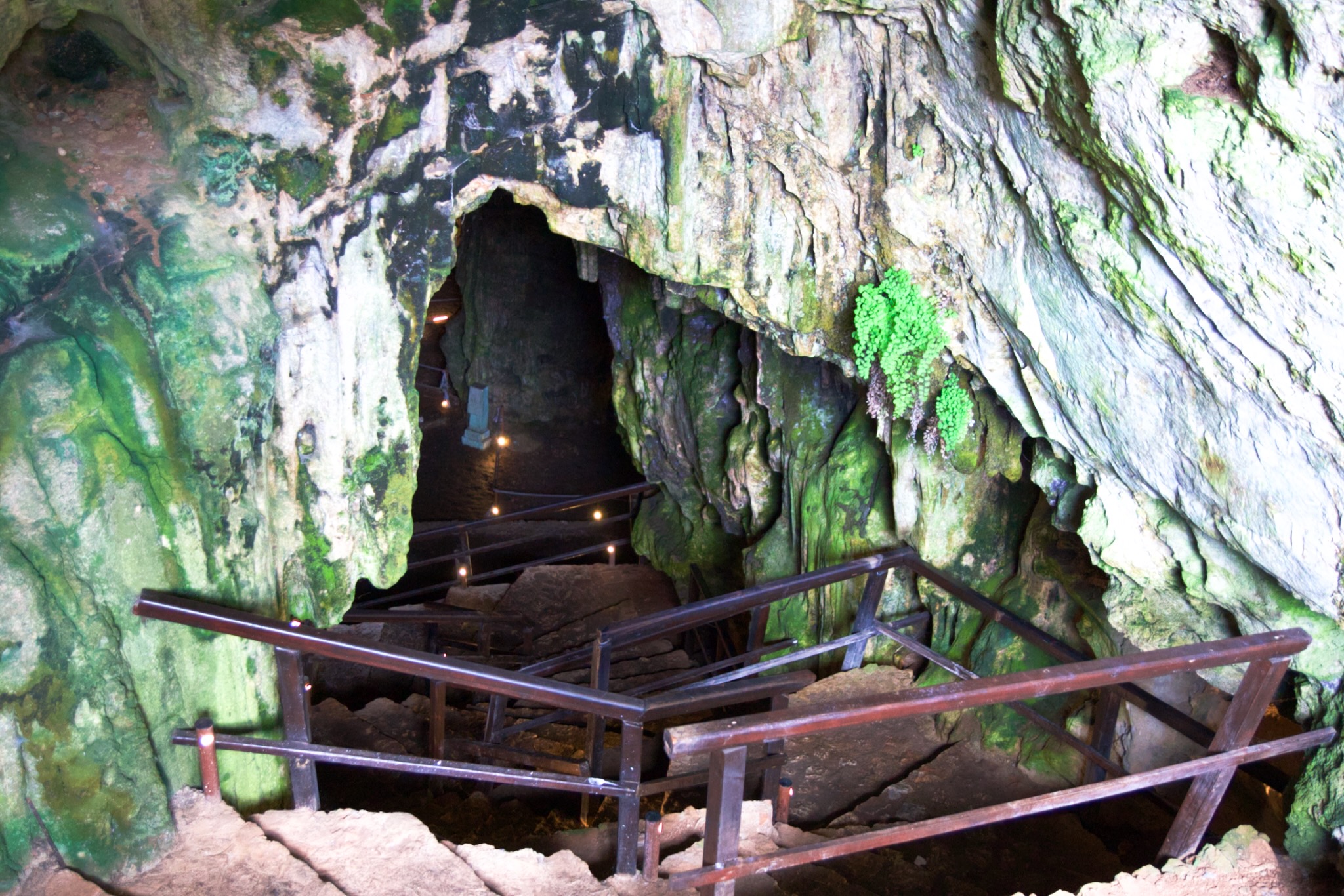 cave entranceten Reisetipps für den Norden der Insel 27 Höhleneingang