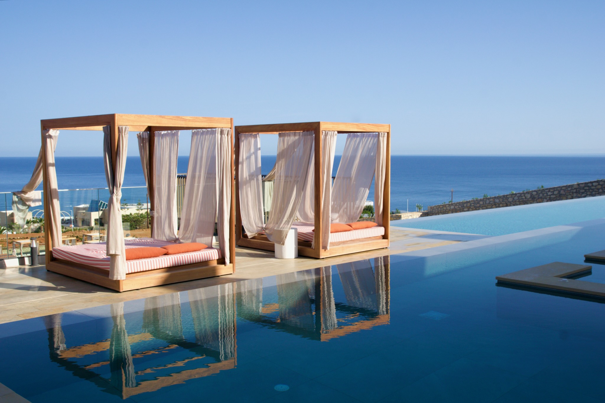 Thalassopool Spa Pool des The Royal Senses Resort & Spa Crete, Curio Collection by Hilton
