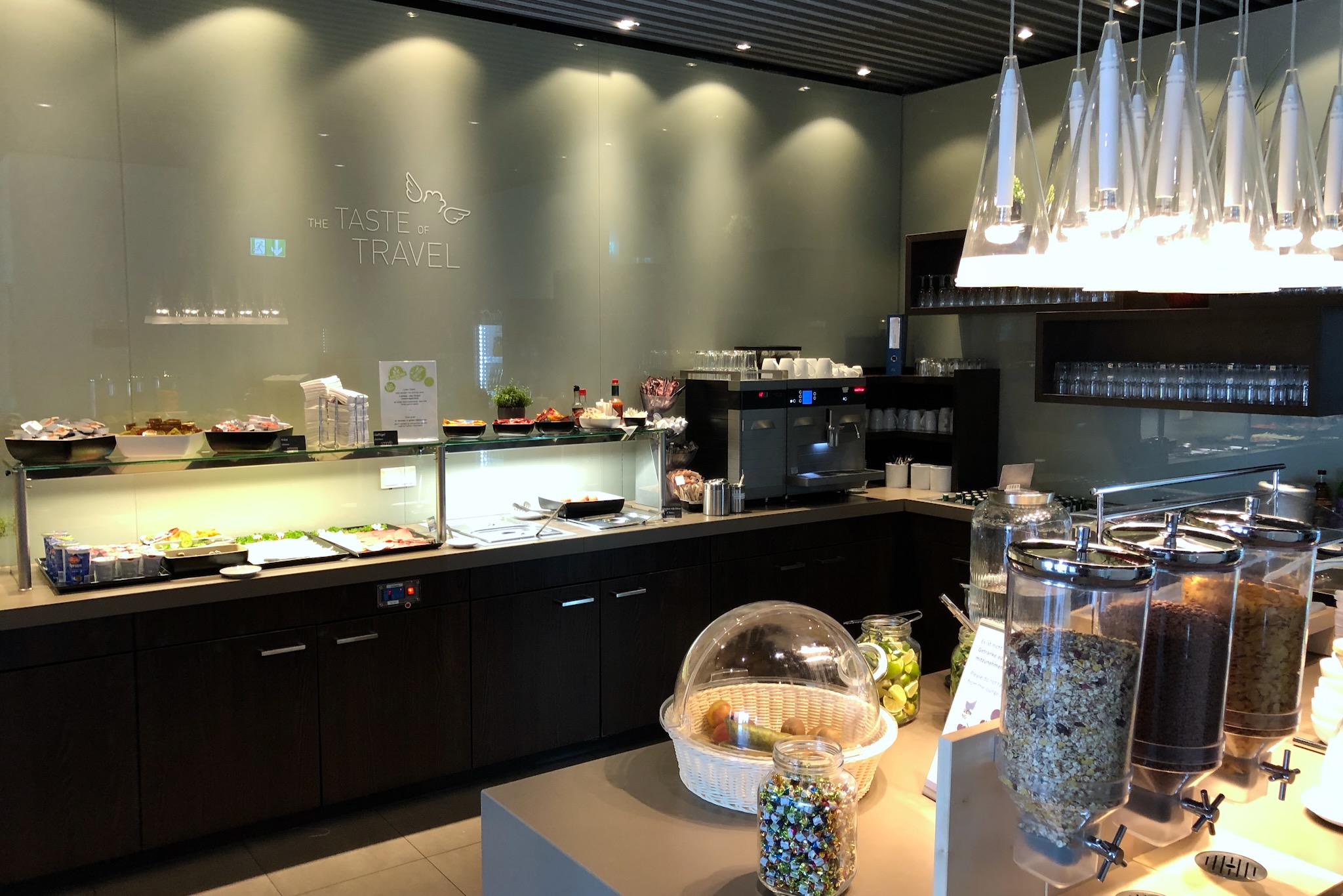 Hugo Junkers Lounge Düsseldorf 22 Buffet in der Hugo Junkers Lounge