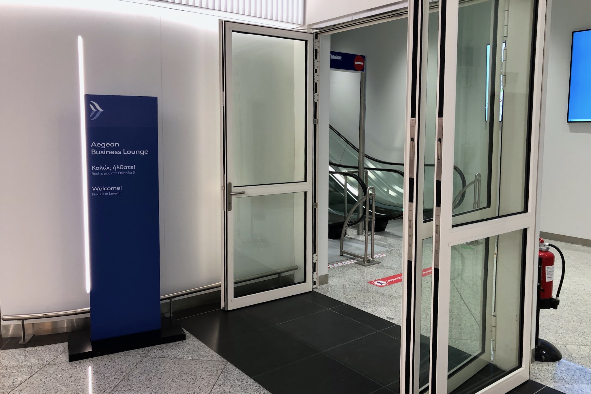 Access to the new Aegean Business Loungechengen-Bereich (Terminal A) 14 Zugang zur neuen Aegean Business Lounge