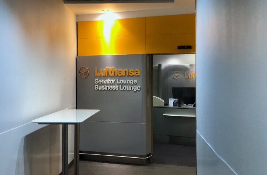 Eingang zu den Lufthansa Lounges Hamburg