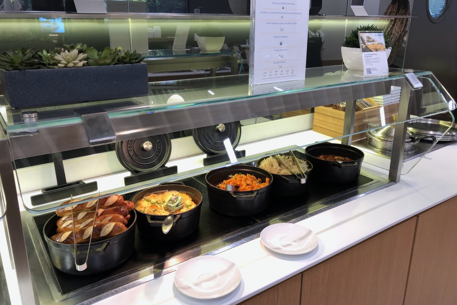 Sentor Buffe Lufthansa Senator Lounge Newark (Lounge Bewertung 2023)