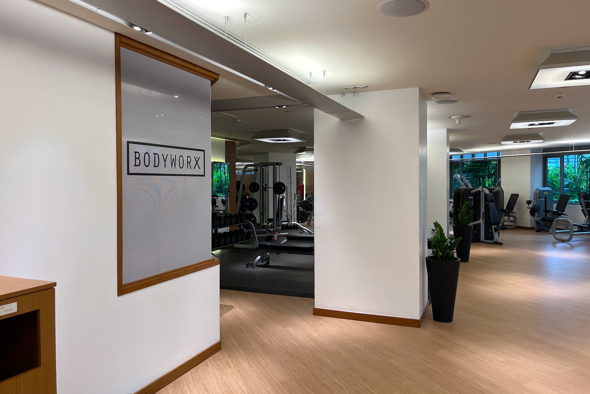 Fitness area at Conrad Bangkok Fitnessbereich im Conrad Bangkok