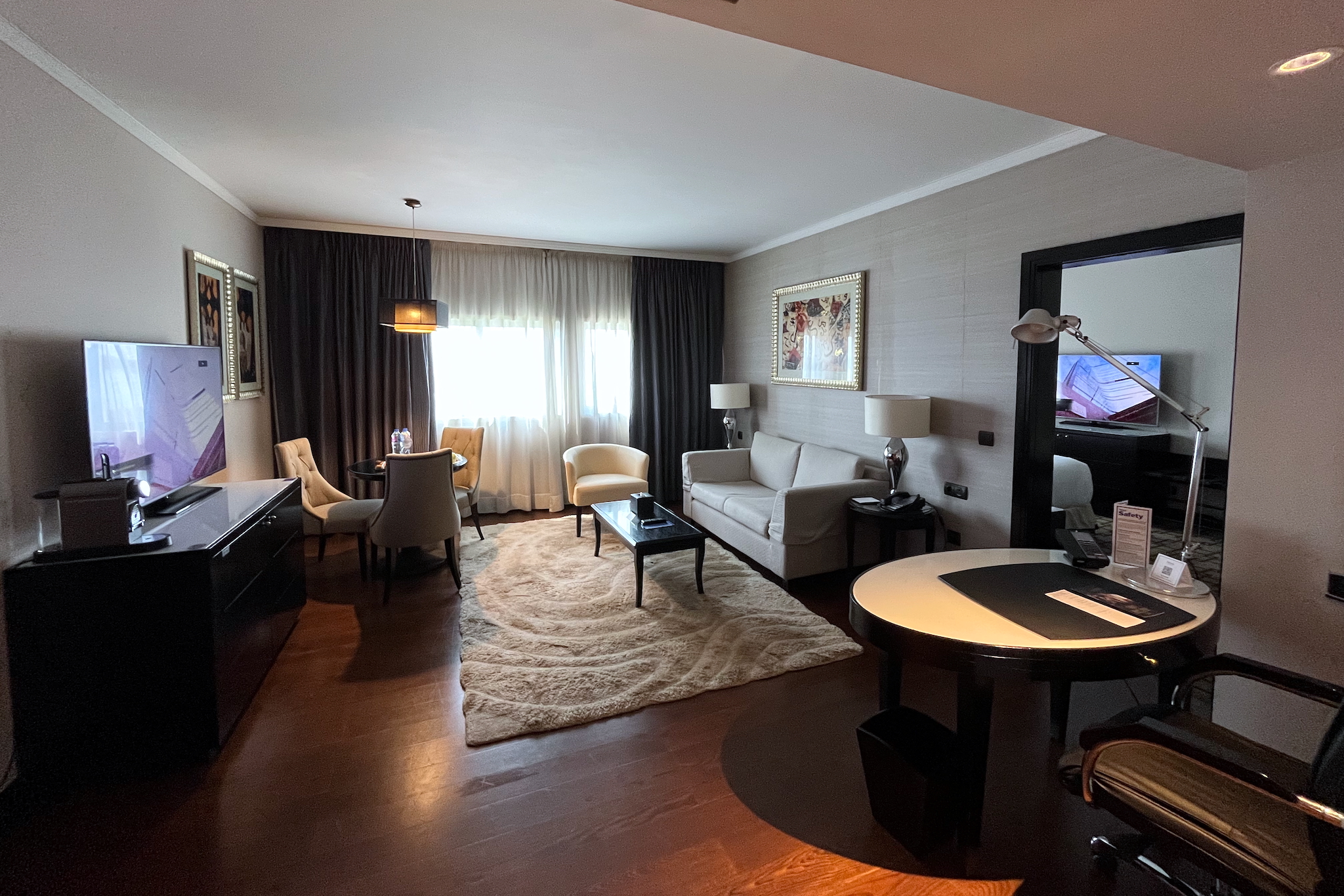 King One Bedroom Suite Pool View at the Hilton Cairo Heliopolis King One Bedroom Suite Pool View im Hilton Cairo Heliopolis