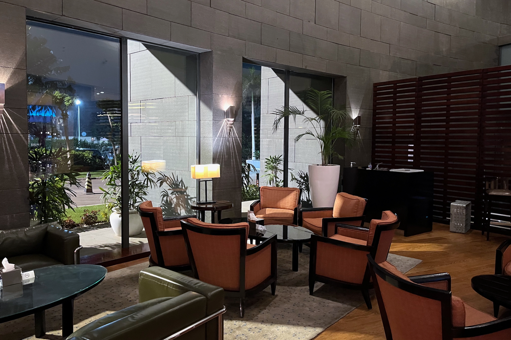 Seating area with armchairs 30 Sitzbereich mit Sesseln