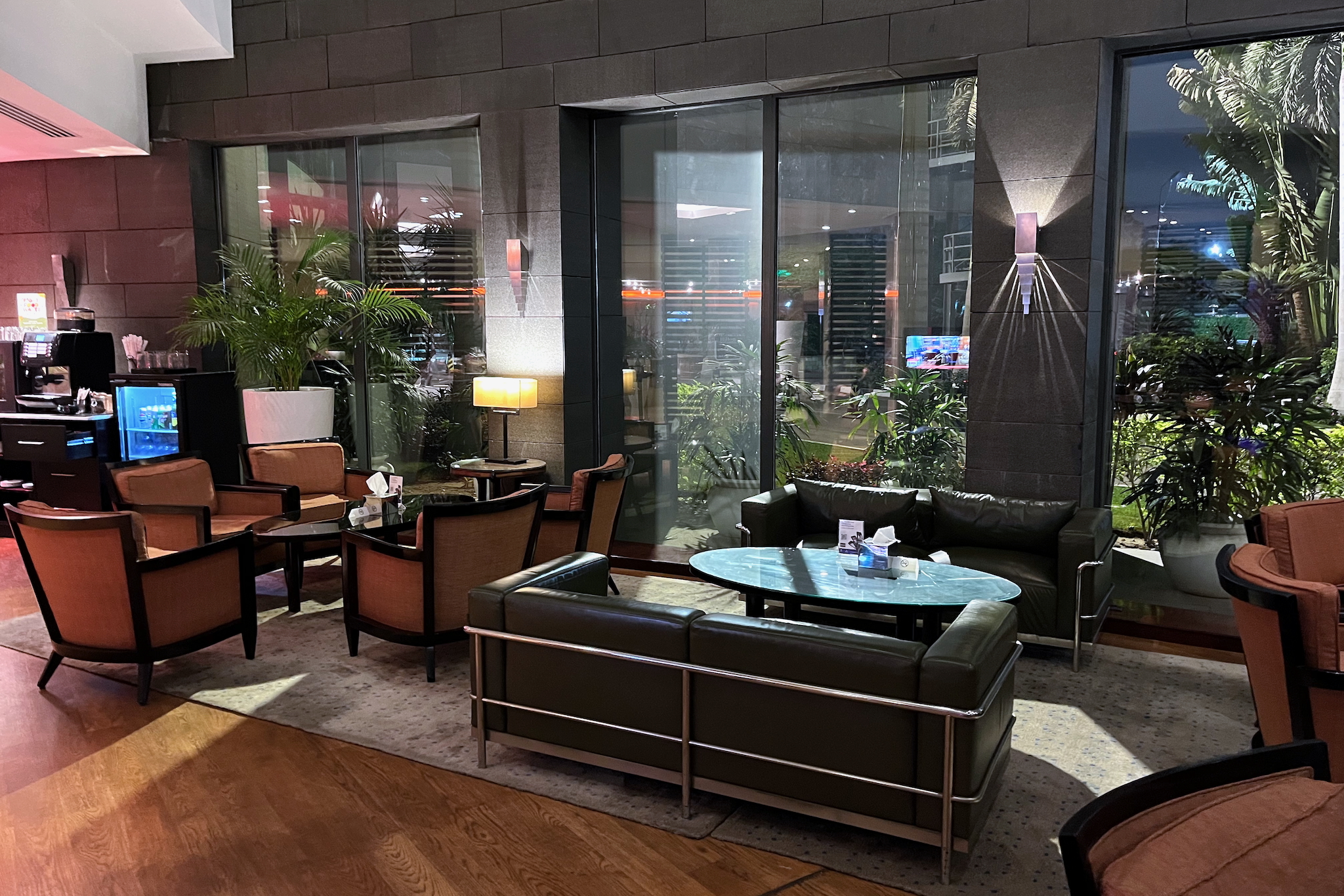 Seating area with sofas and armchairs Sitzbereich mit Sofas und Sesseln