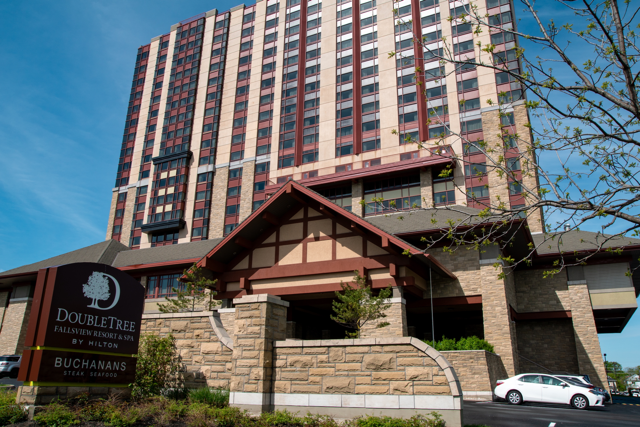 Unser Besuch an den Niagarafällen: Ein einzigartiges Naturerlebnis 14 DoubleTree Fallsview Resort & Spa by Hilton - Niagara Falls