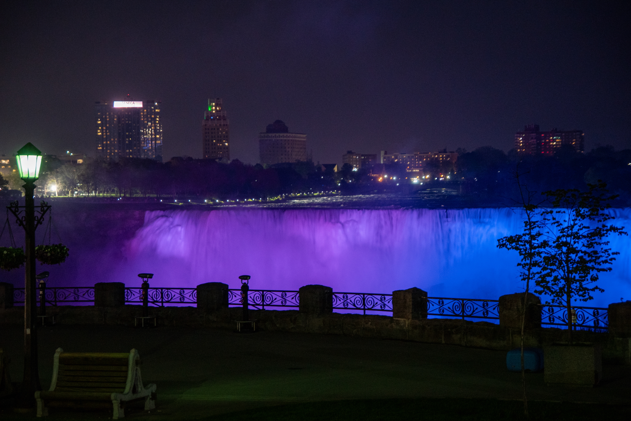 Niagara Falls Illuminationafällen: Ein einzigartiges Naturerlebnis 16 Niagara Falls Illumination