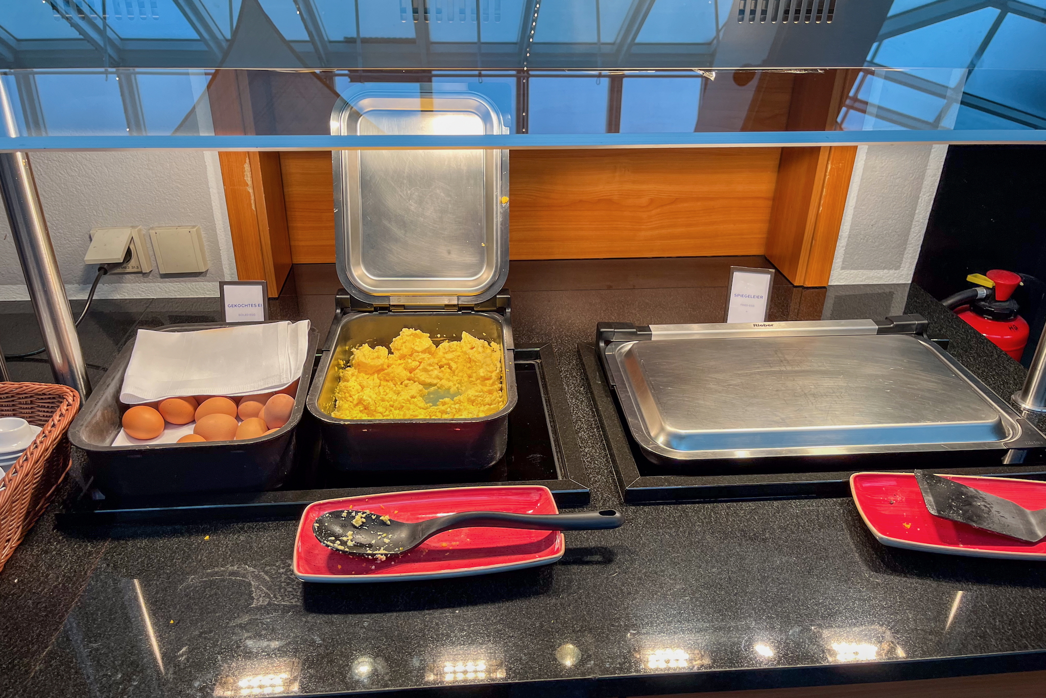 Hilton Dresden 31 Buffet with warm dishes