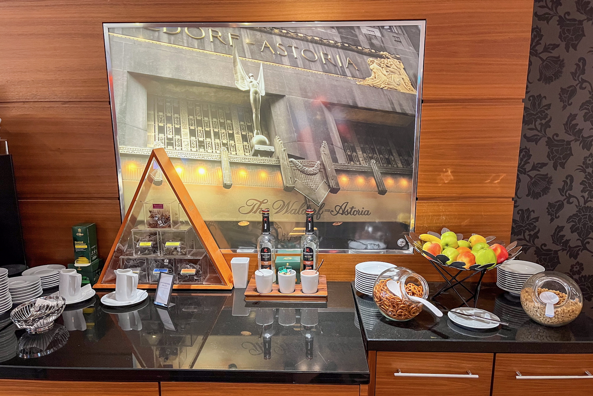 Hilton Dresden 40 Fruit basket and various snacks
