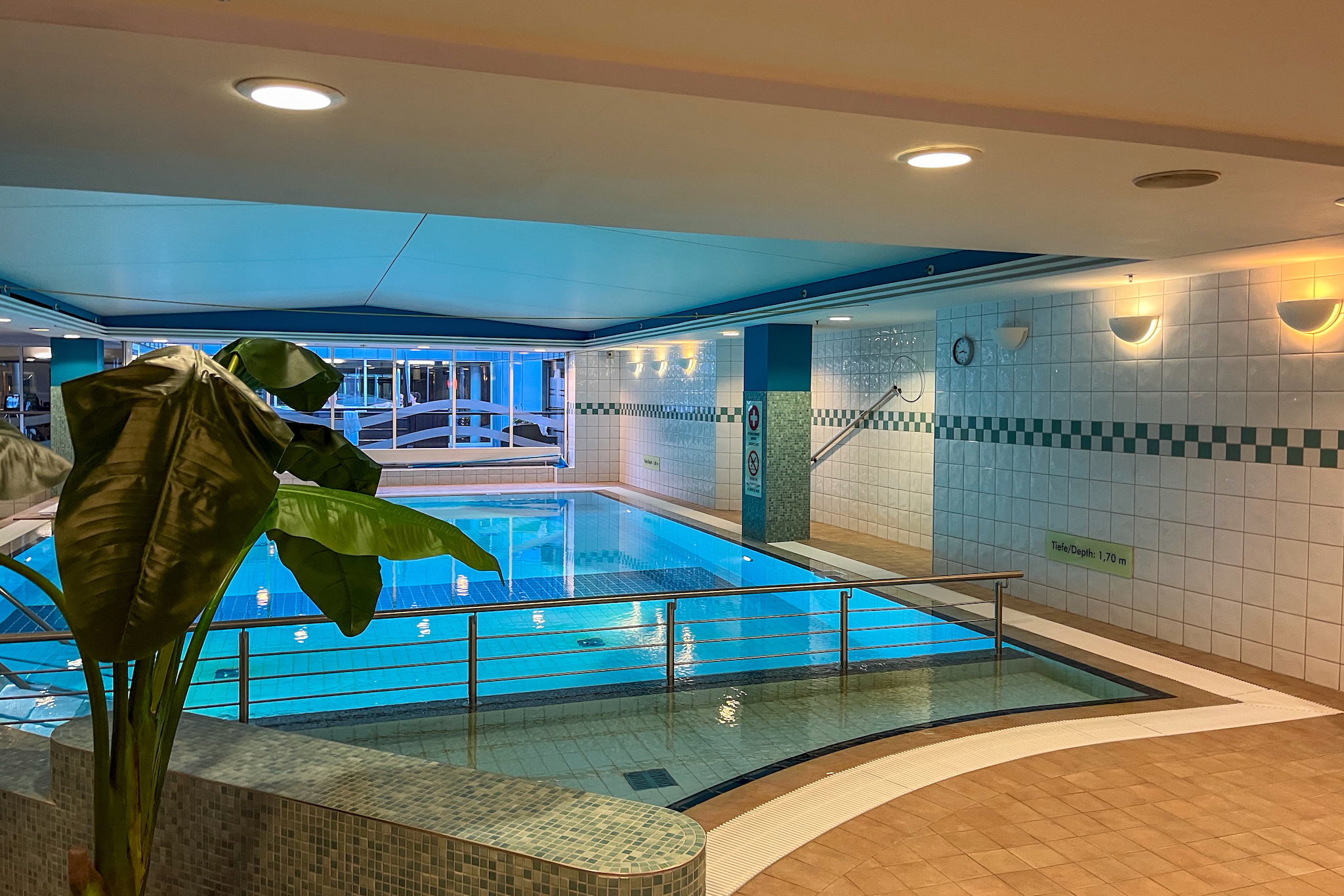 Hilton Dresden 49 Swimming pool