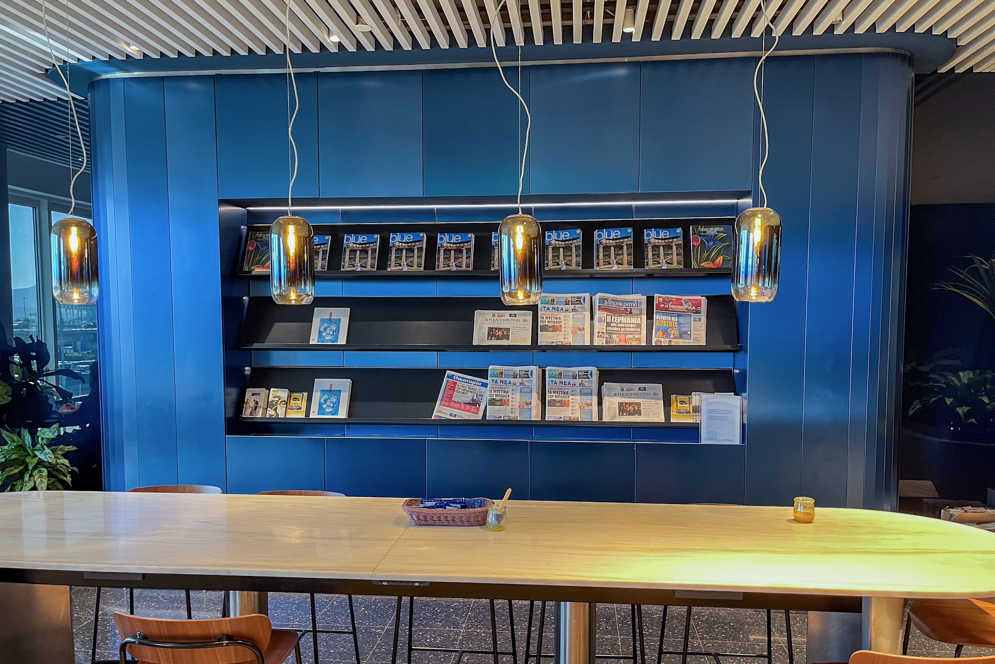 Aegean Business Lounge Athen (Schengen) 21 Zeitungsregal